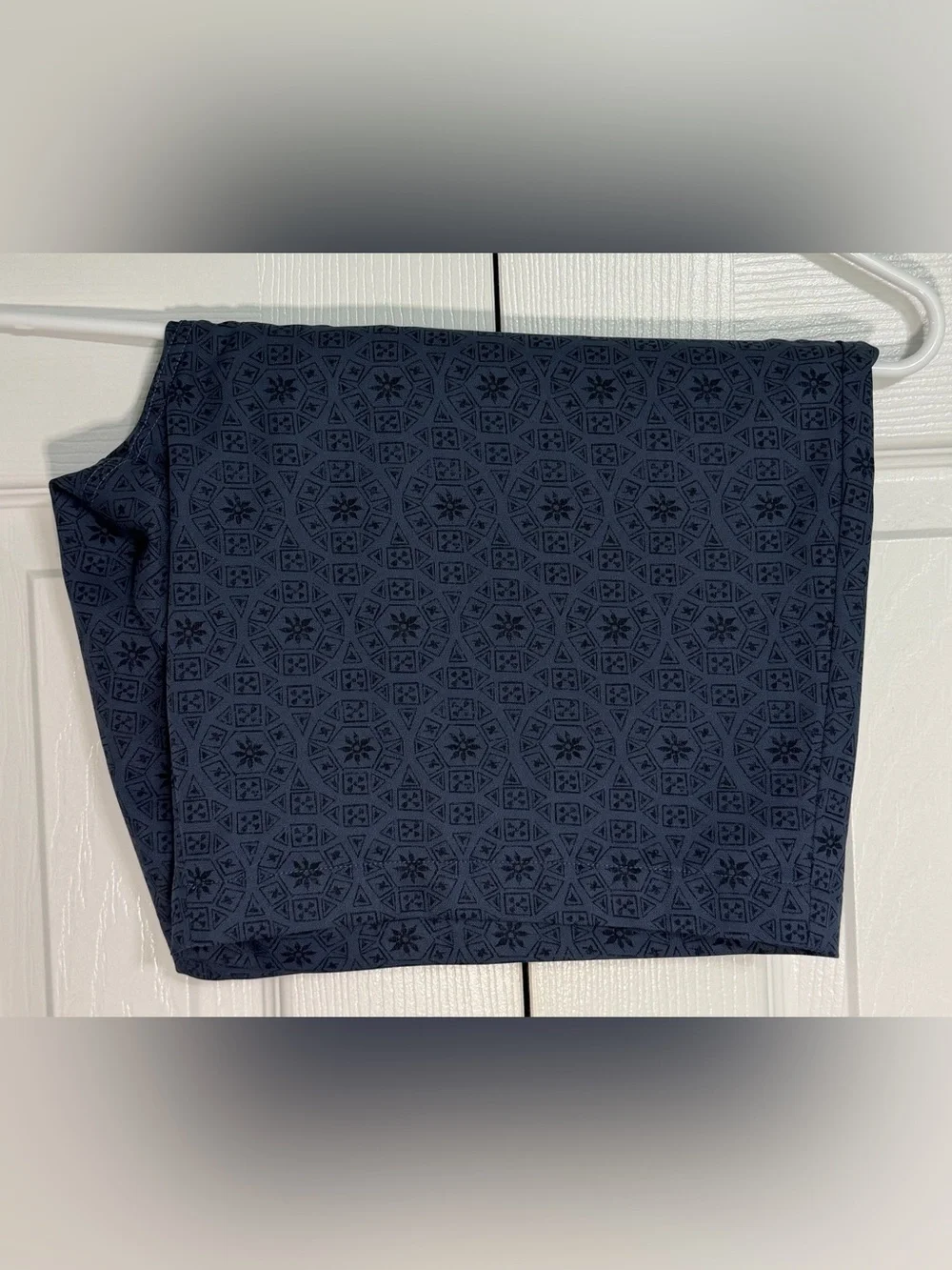 Travis Mathew Slate Blue Patterned Shorts with Logo Tab Size 36